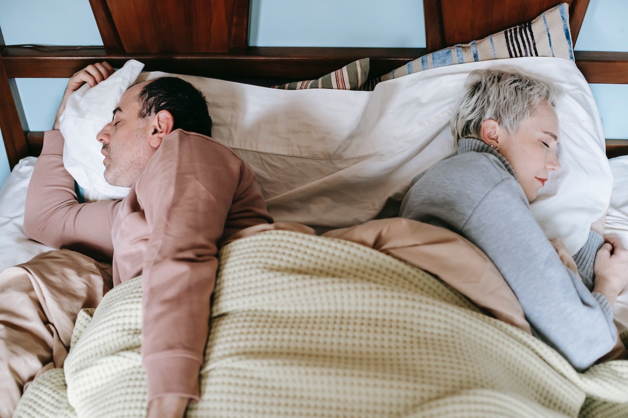 Fun Facts About Sleep: Common Sleep Myths, Debunked!
