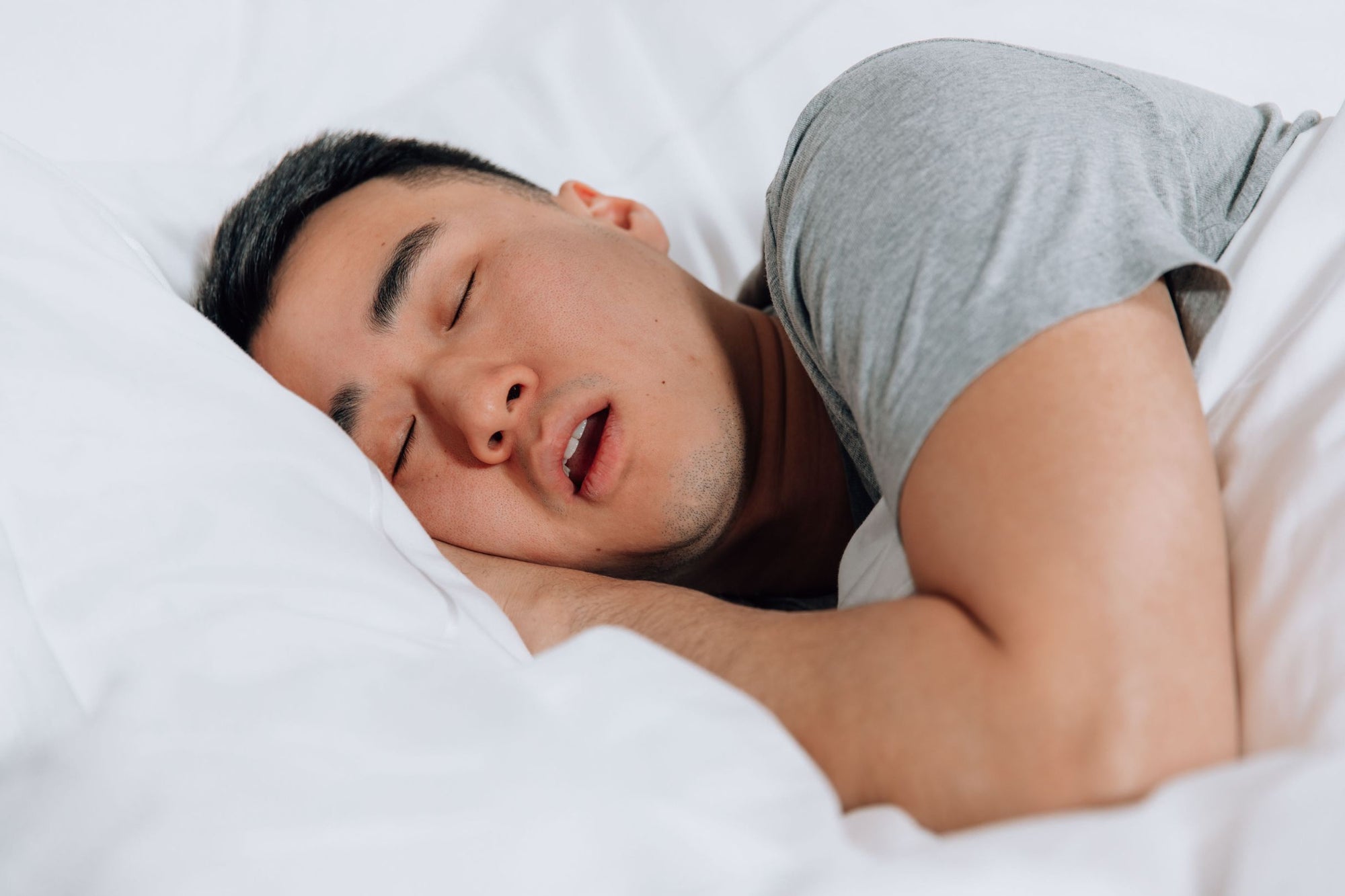 Waking Up with a Dry Mouth in the Morning after Sleeping? Here's How to Prevent It.